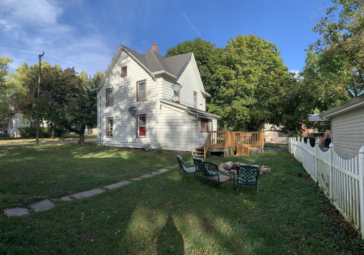 115 W Cherry St., Freeport, IL 61032