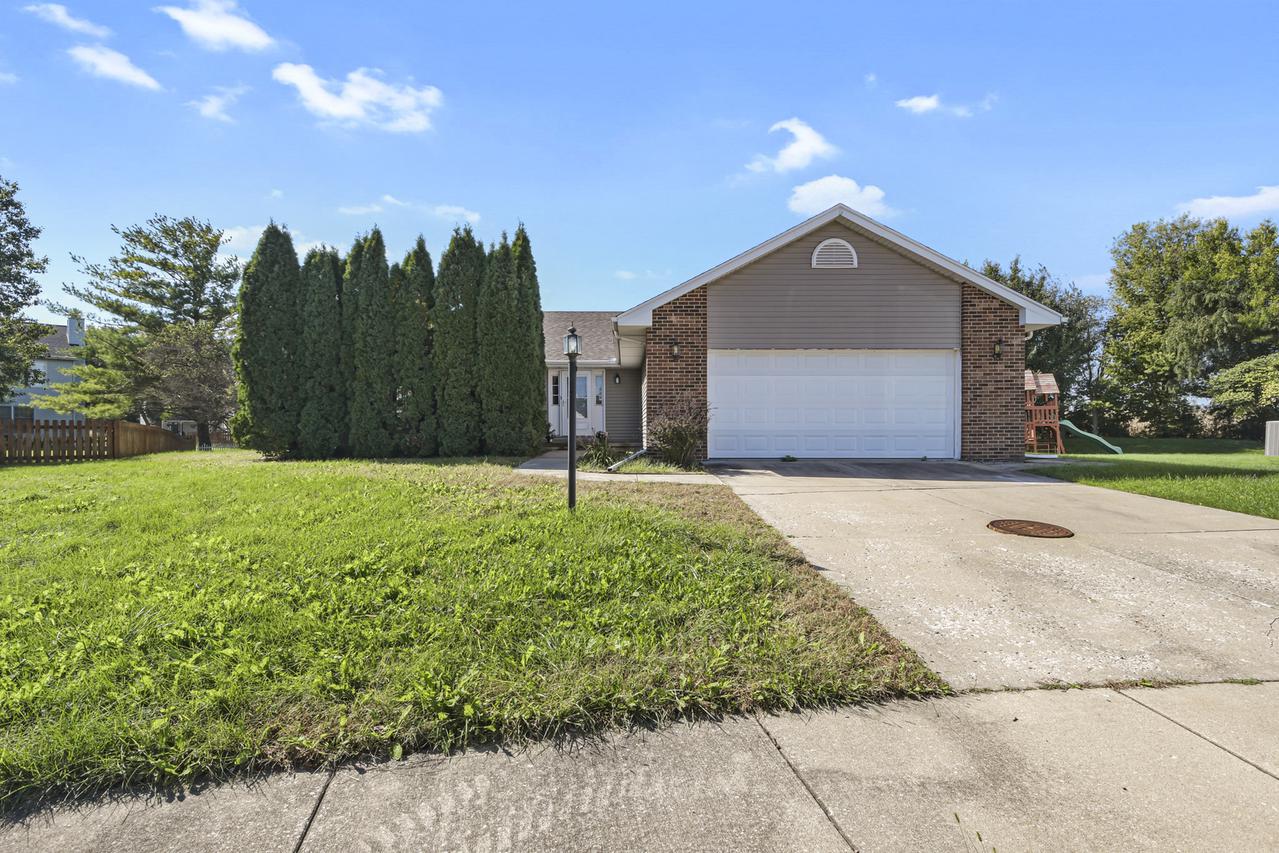 3 Goldfinch Ct., Savoy, IL 61874