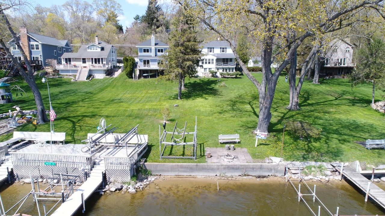 705 Spring Beach Way, Cary, IL 60013