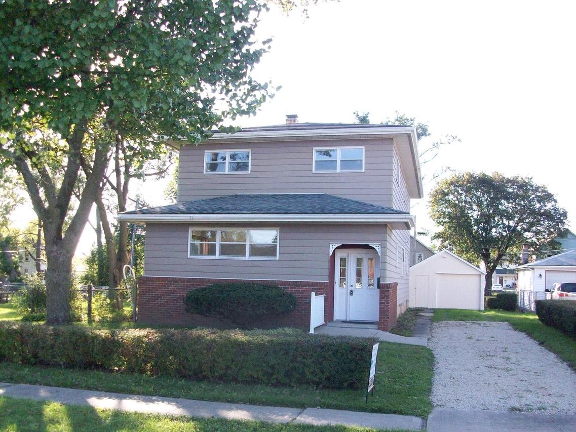 122 S Washington St., Rochelle, IL 61068
