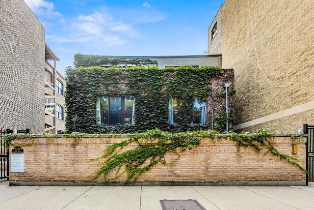 3732 N. Pine Grove Ave. #1DE, Chicago, IL 60613