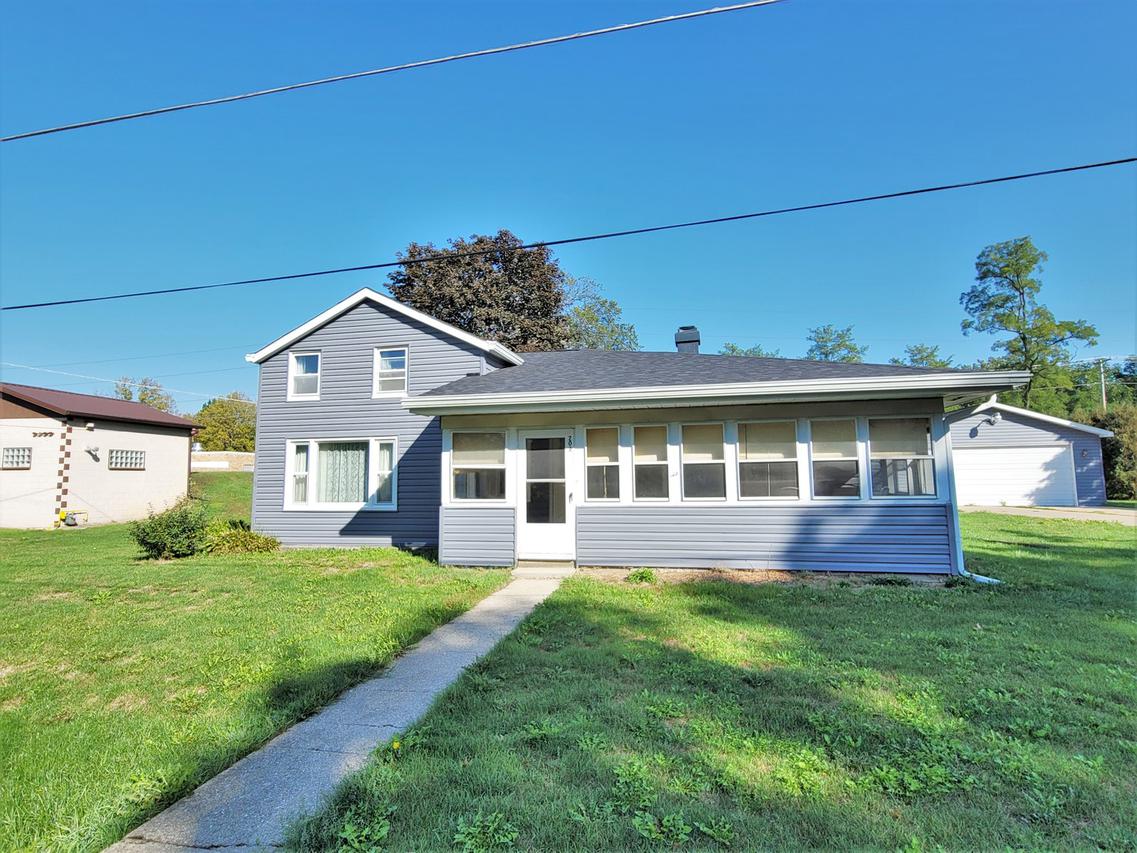 202 E Main St., Winnebago, IL 61088