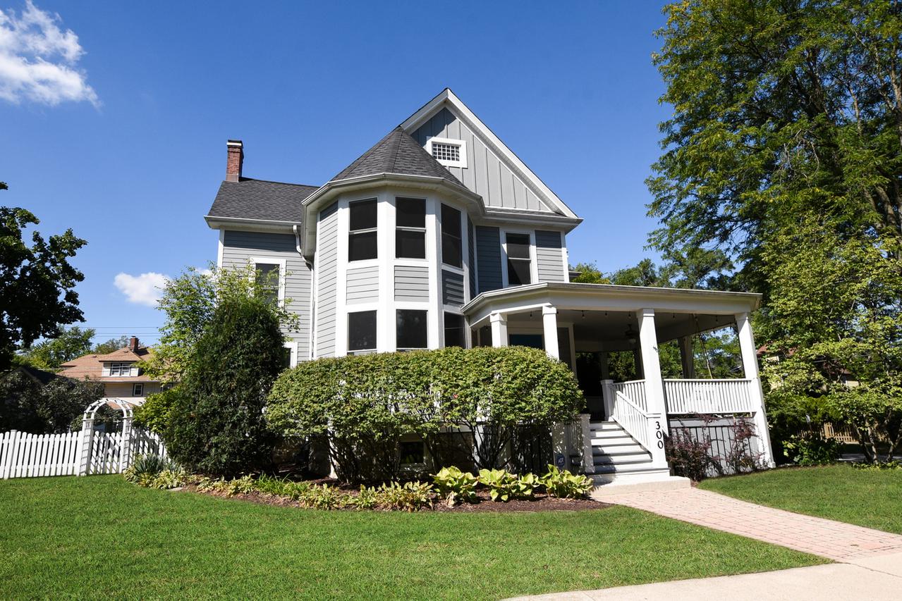 300 S Madison Ave., La Grange, IL 60525