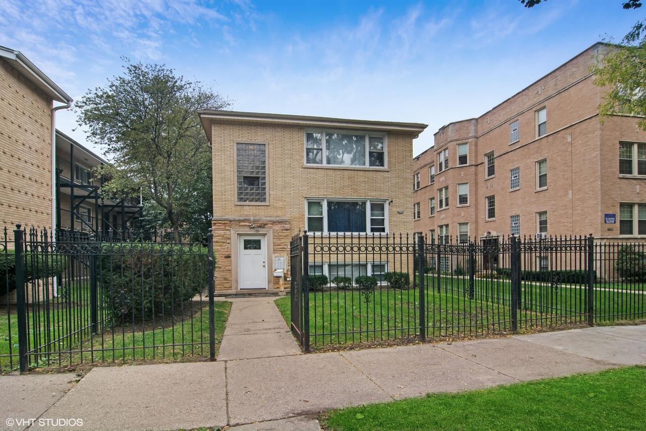 7447 N Ridge Blvd., Chicago, IL 60645