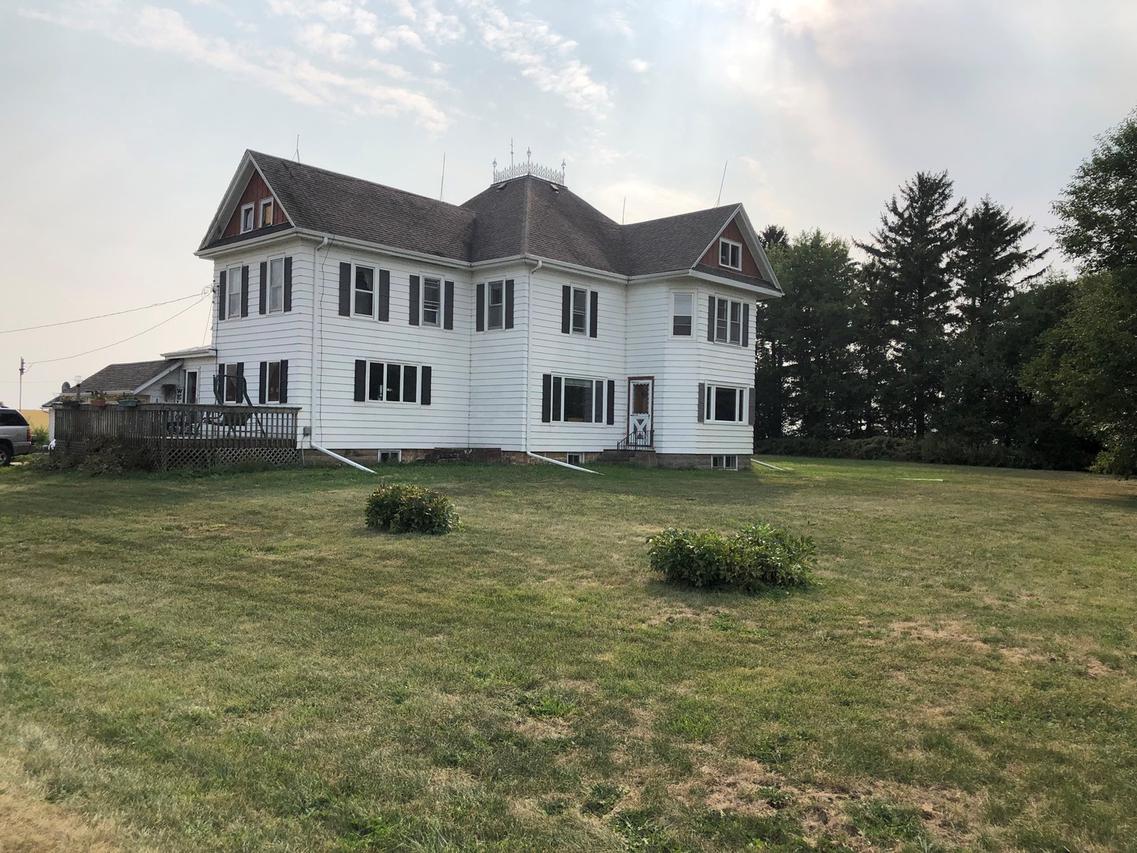 10199 E Edwardsville Rd., German Valley, IL 61039