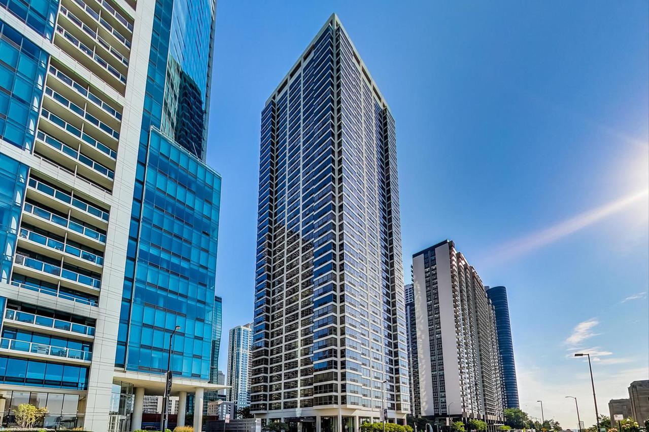 360 E Randolph St. #905, Chicago, IL 60601