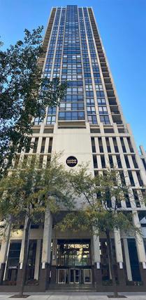 1122 N. Clark St. #1205, Chicago, IL 60610