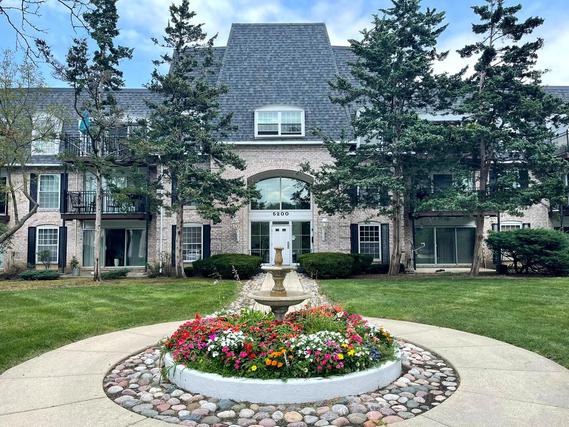 5200 Carriageway Dr. #112, Rolling Meadows, IL 60008