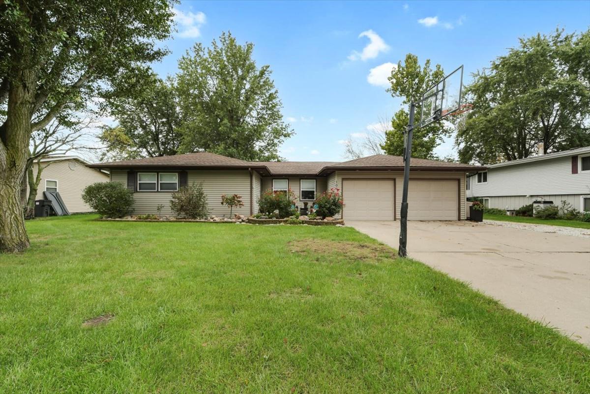 107 E Evergreen Dr., St. Joseph, IL 61873
