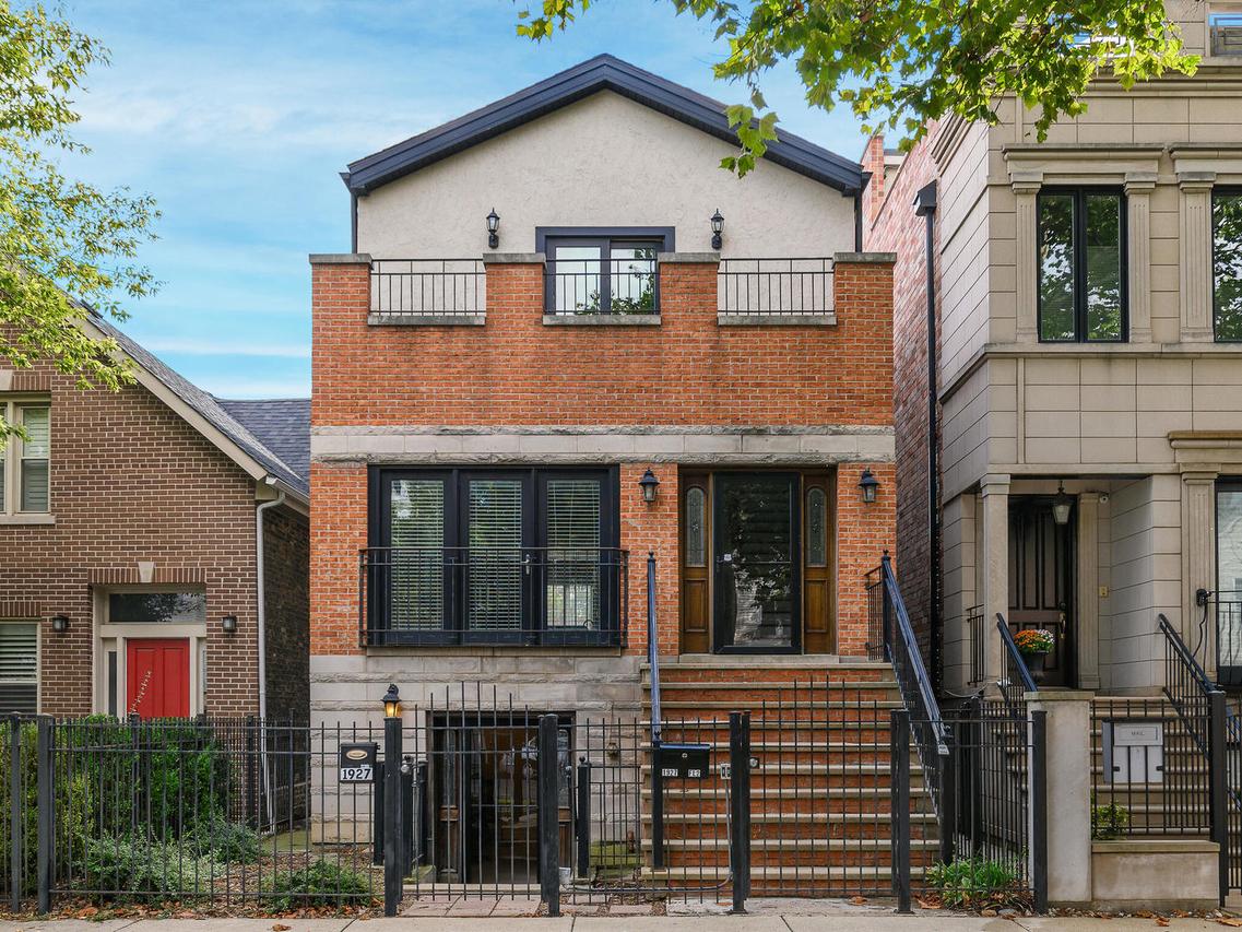 1927 W Huron St., Chicago, IL 60622