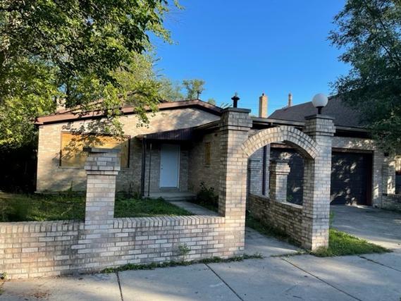 4342 W. Thomas St., Chicago, IL 60651