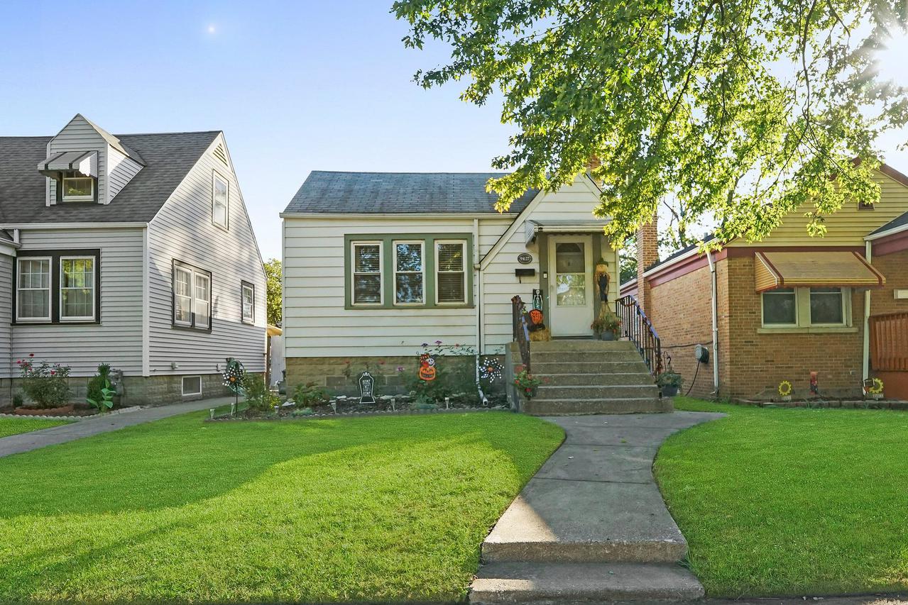 9427 S Utica Ave., Evergreen Park, IL 60805