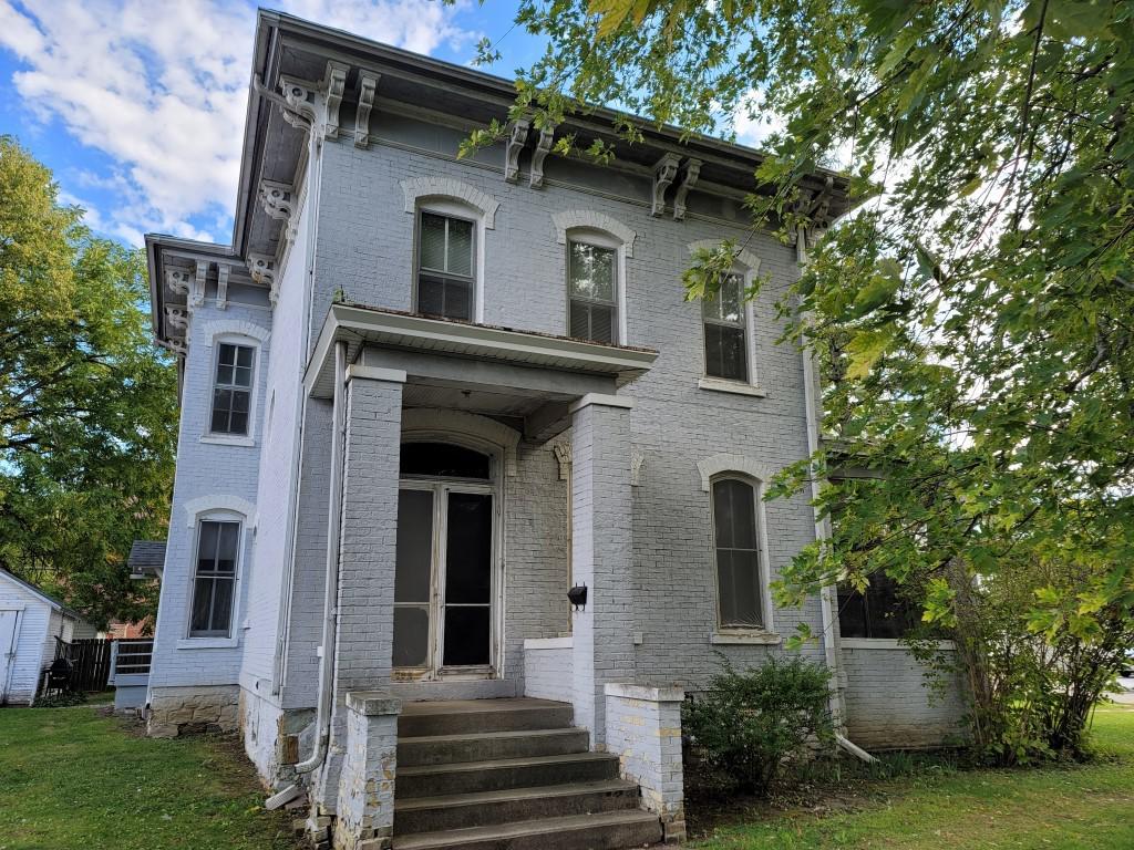 202 E 7th St., Sterling, IL 61081