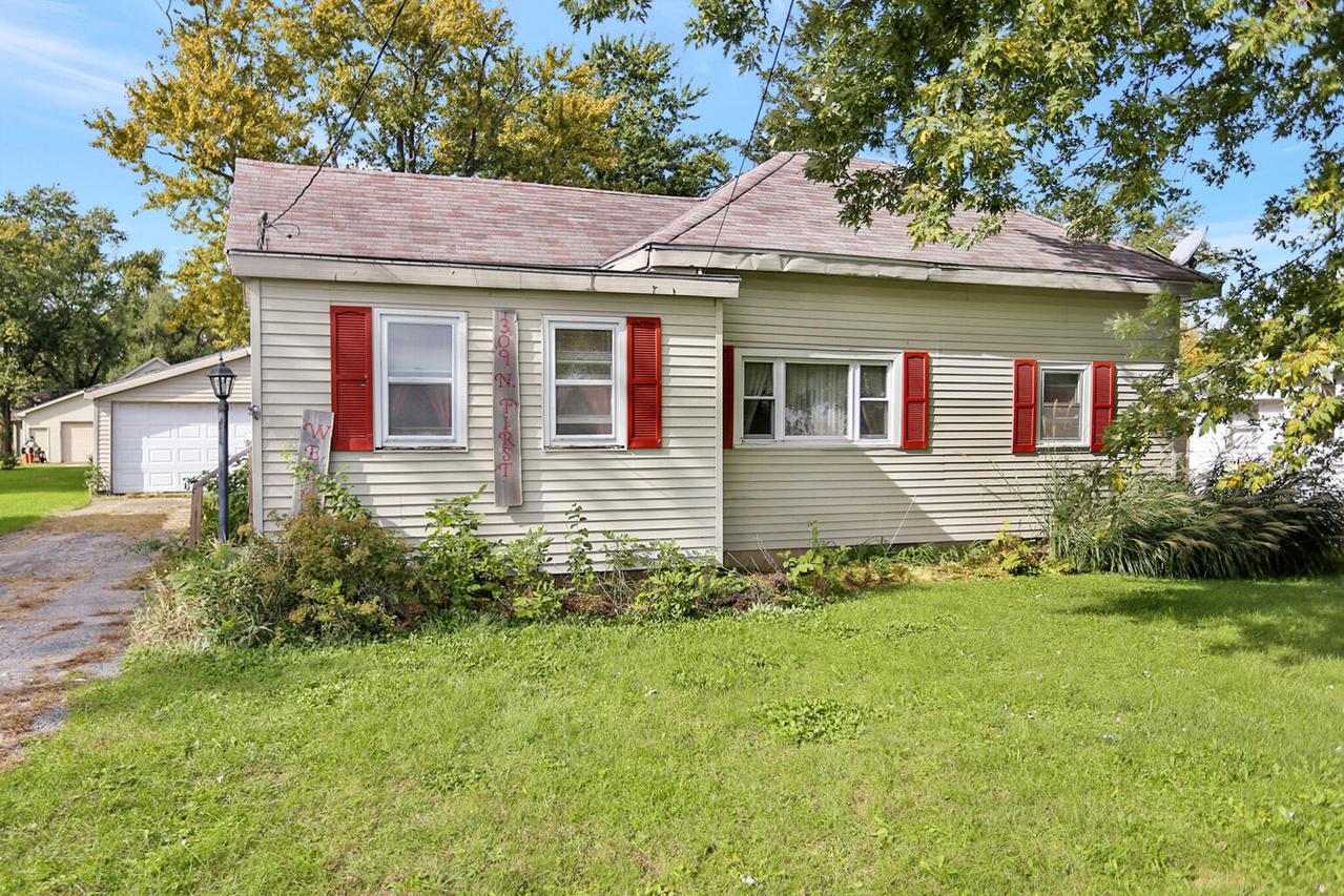 309 N 1st St., Fisher, IL 61843