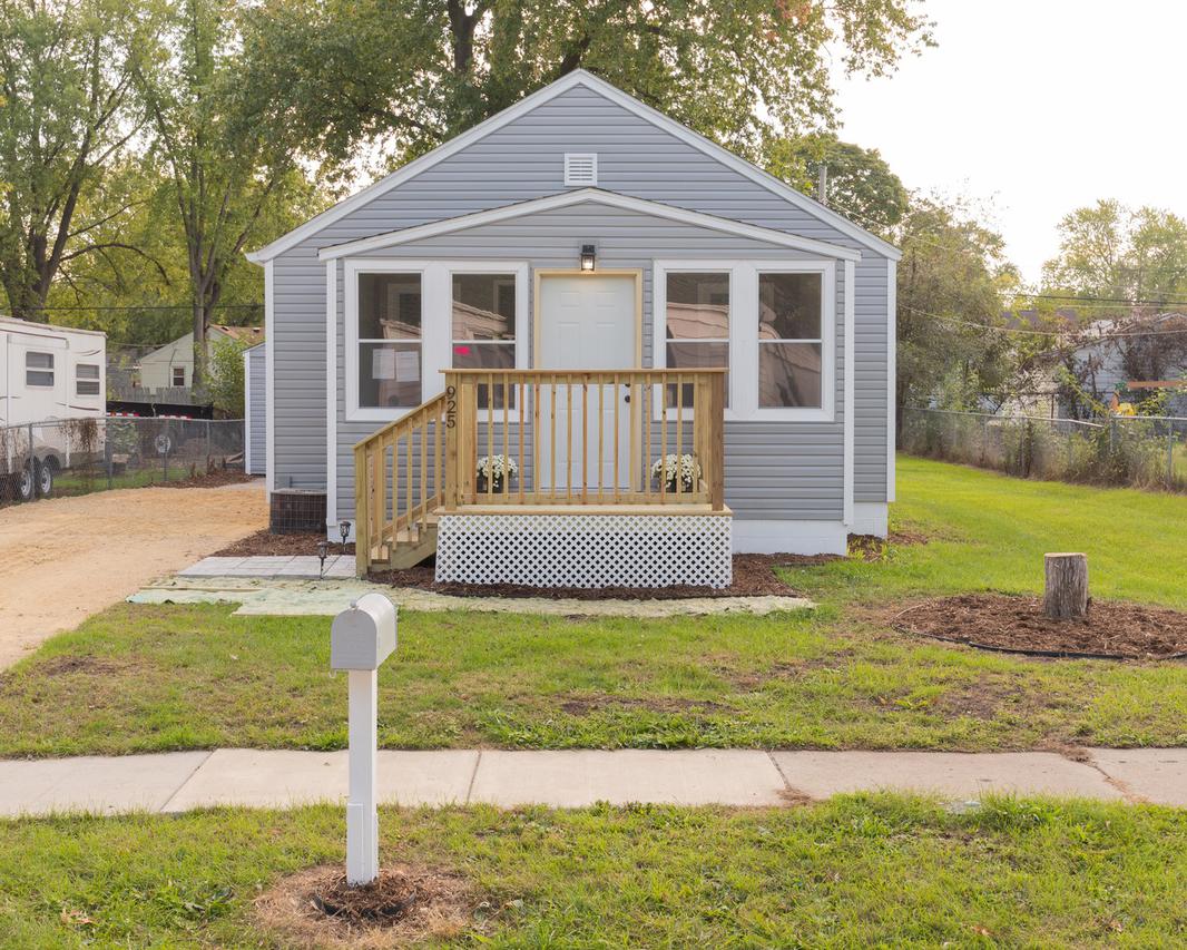 925 Kingsley Dr., Machesney Park, IL 61115