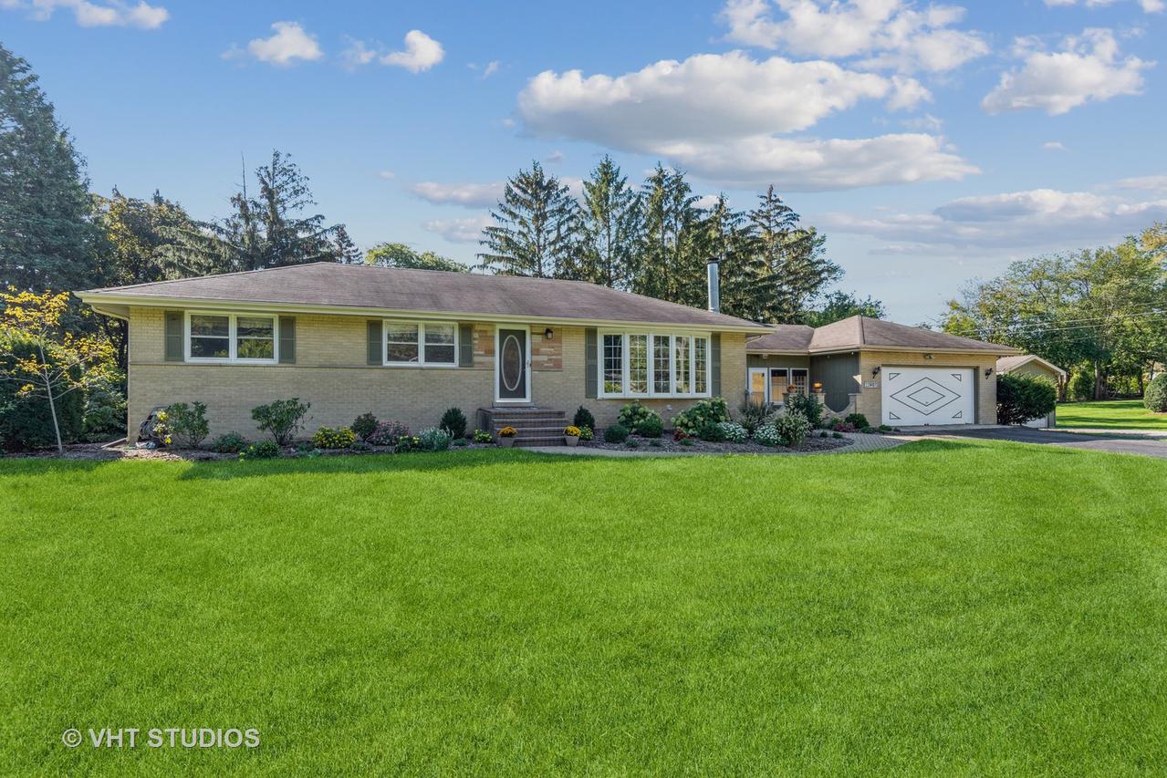 23W073 Dickens Ave., Glen Ellyn, IL 60137