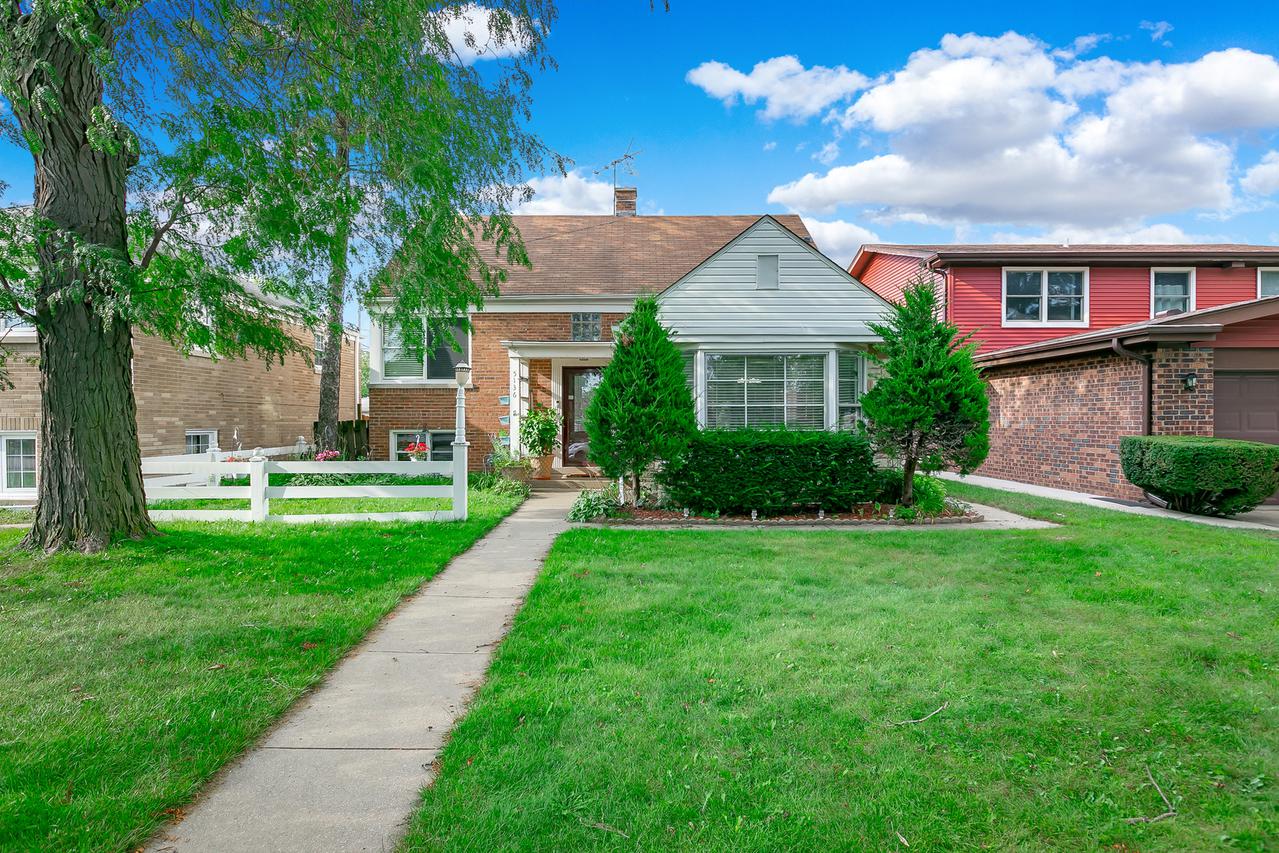 5136 W Lee St., Skokie, IL 60077