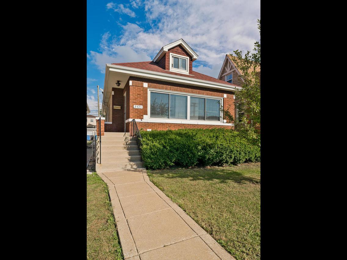 2423 N Newland Ave., Chicago, IL 60707
