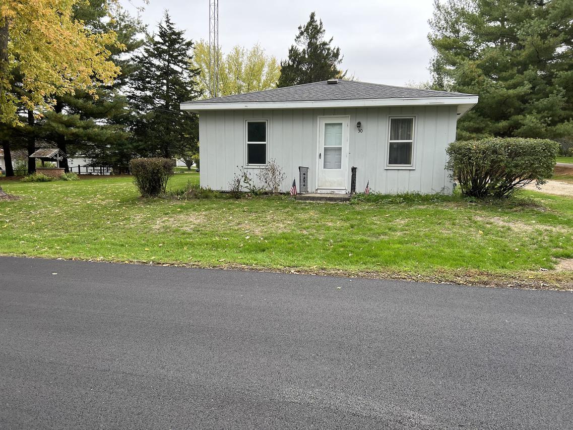 30 W Walnut, Cedarville, IL 61013
