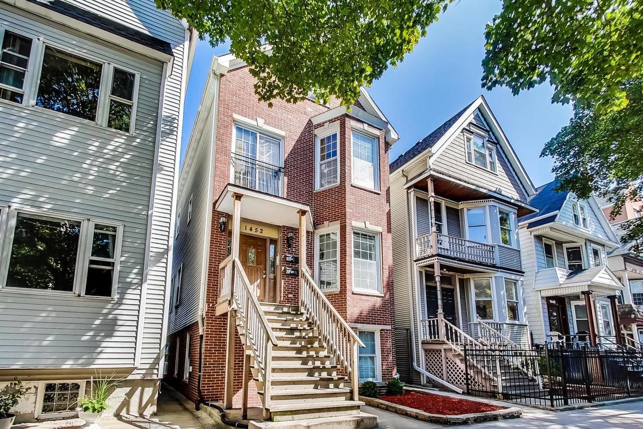 1452 W School St. #1, Chicago, IL 60657