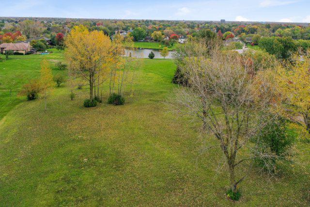 19 S. Liberty Dr., South Barrington, IL 60010