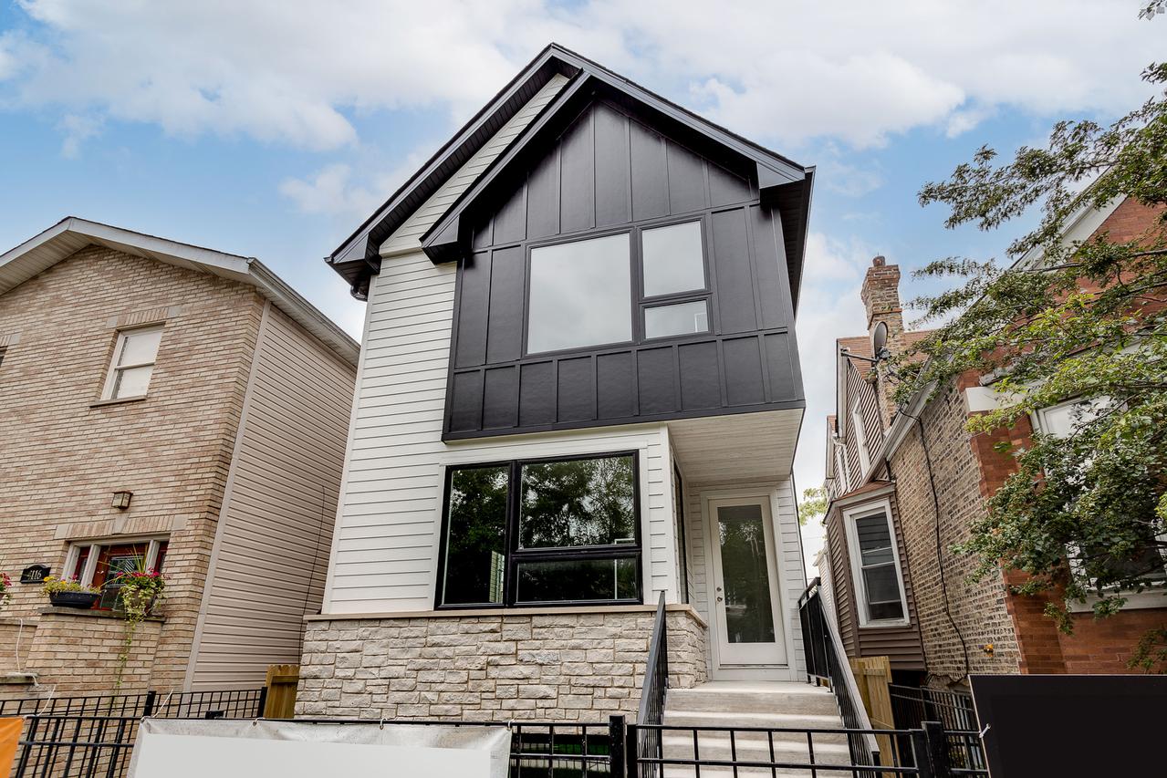 3921 N Troy St., Chicago, IL 60618