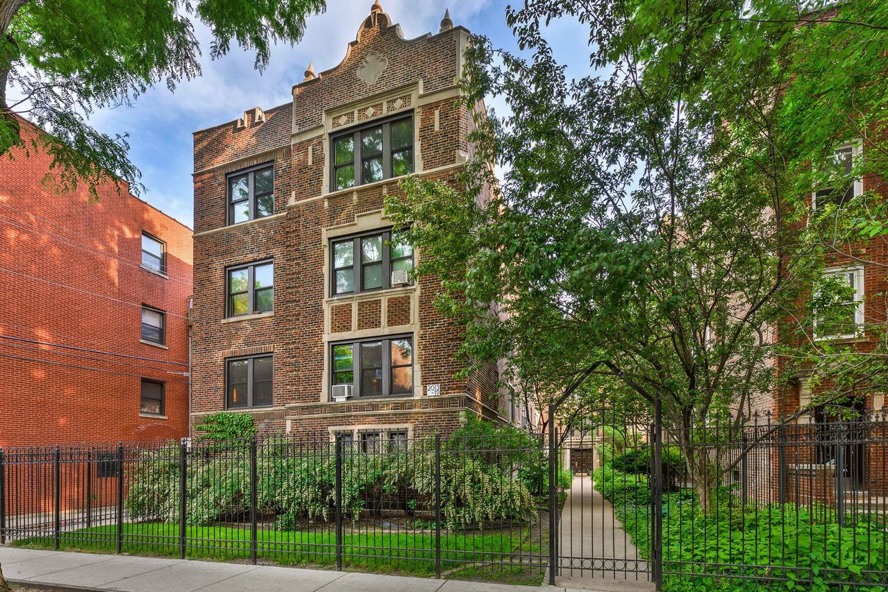 2013 W Farragut Ave. #1, Chicago, IL 60625