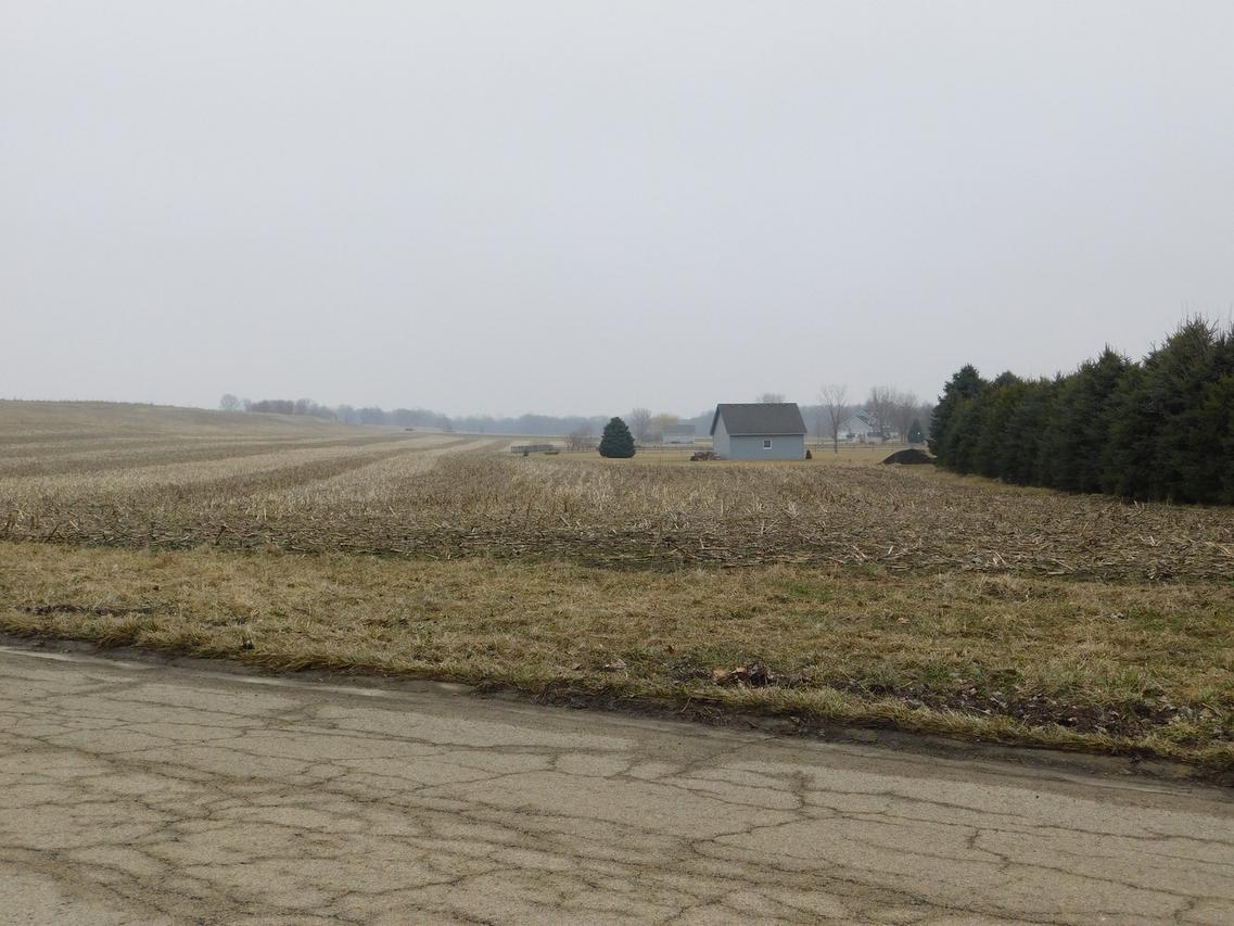 27 Ehrenwald Dr., Millington, IL 60537