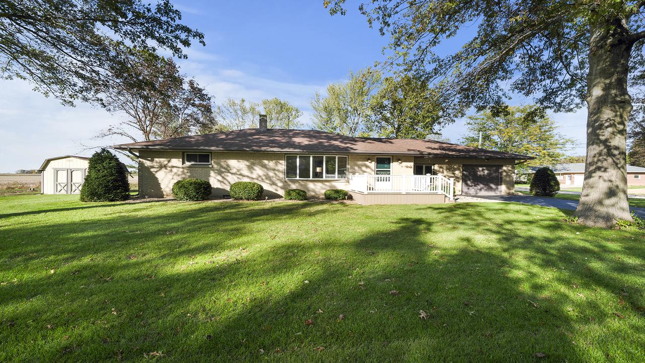 301 W 2nd St., Lindenwood, IL 61049