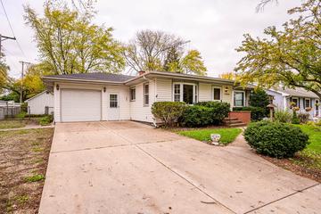 17806 W Winnebago Dr., Grayslake, IL 60030