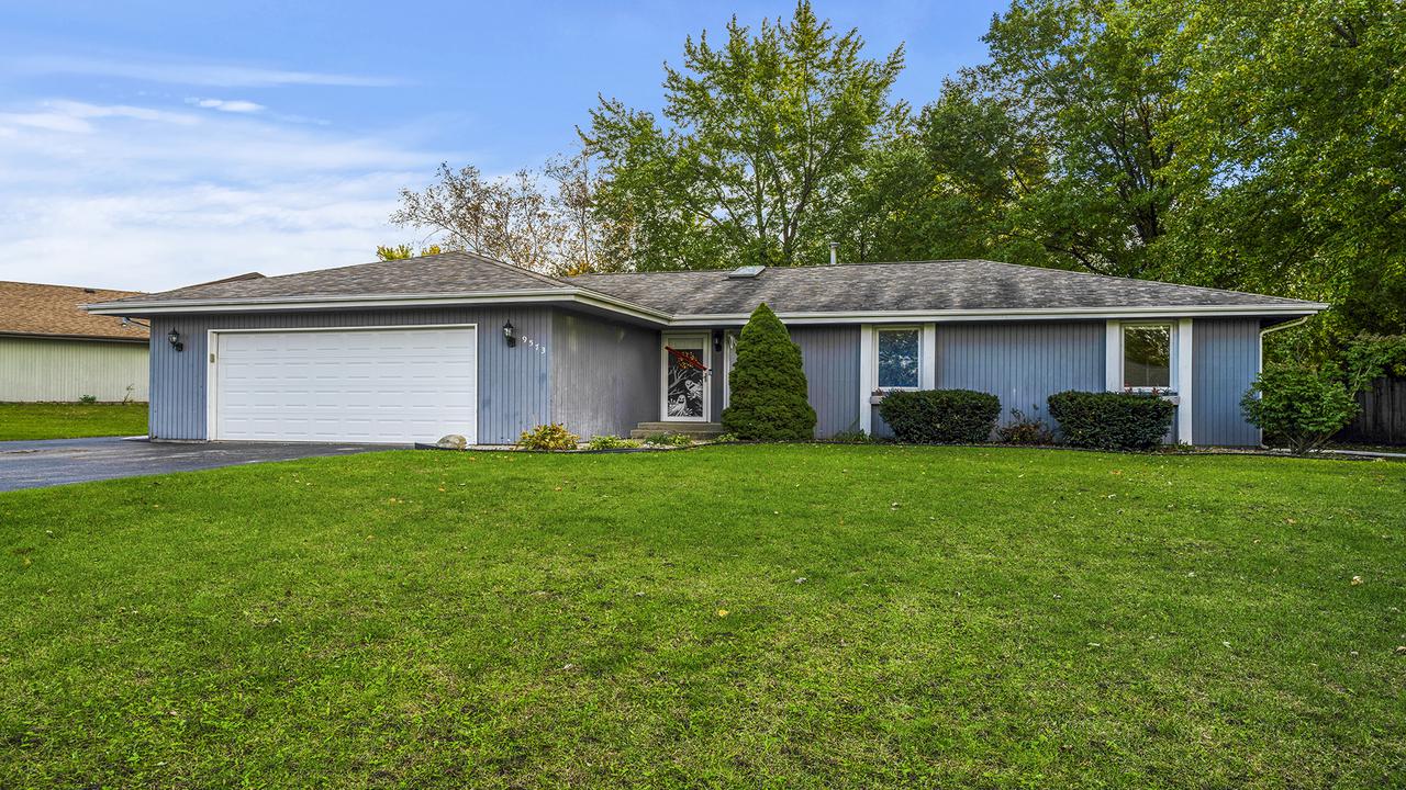 9573 Twin Deer Run, Roscoe, IL 61073