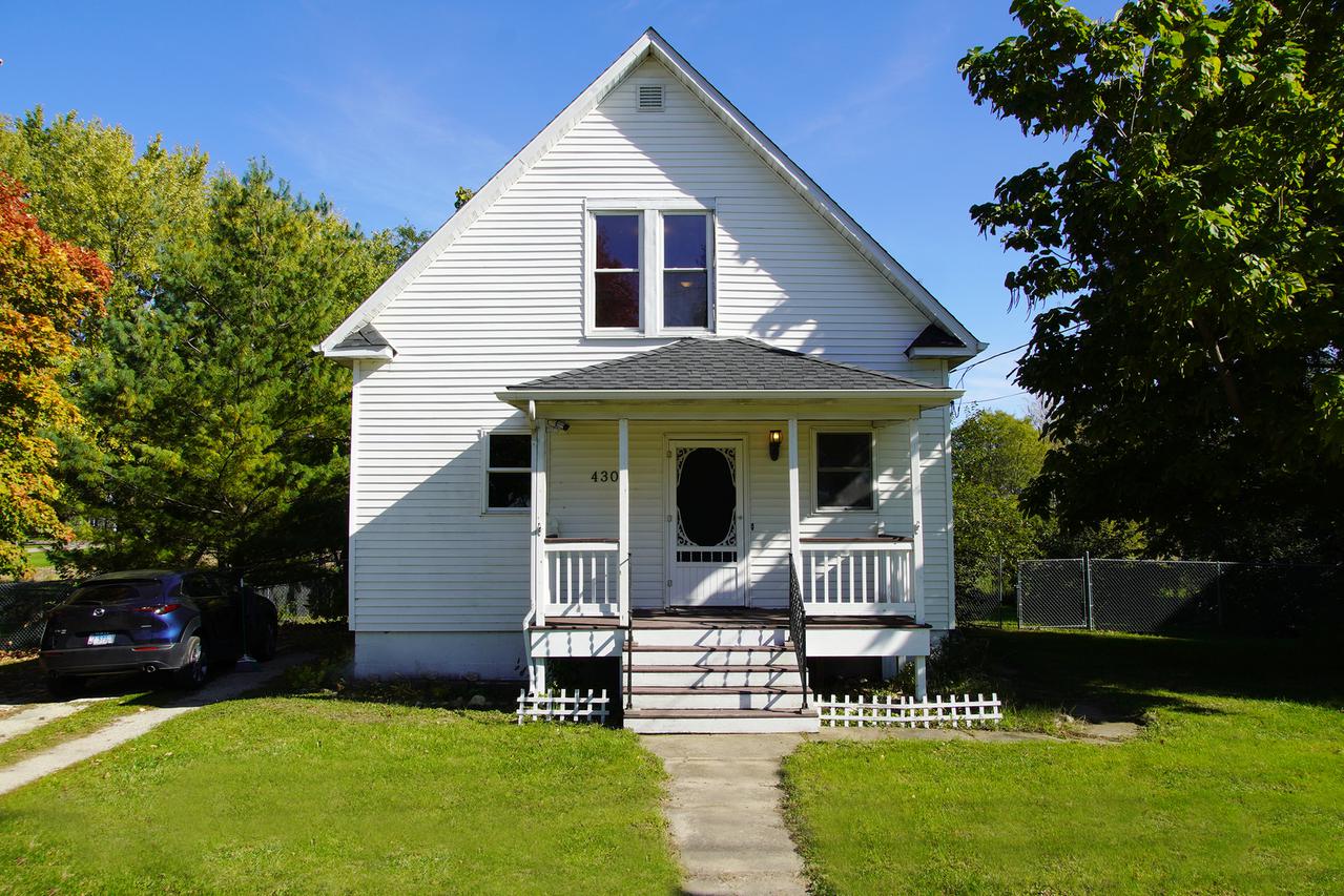 430 S Elm St., Waterman, IL 60556