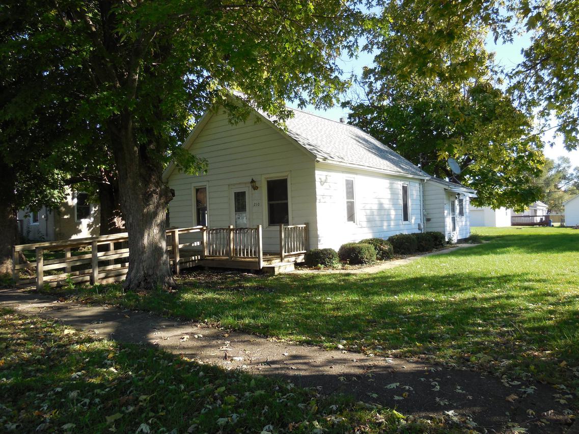 210 S 3rd St., Cherry, IL 61317