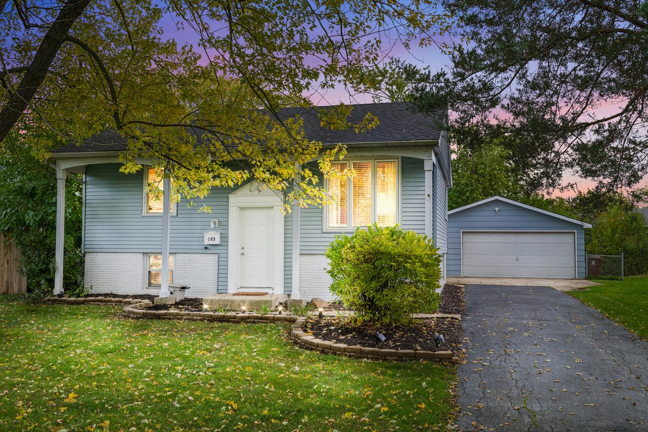 109 N Elm Ln., Glenwood, IL 60425