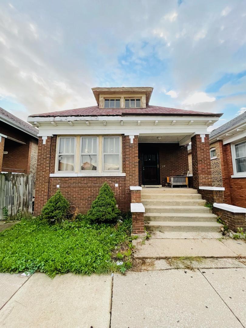 5942 S Richmond St., Chicago, IL 60629