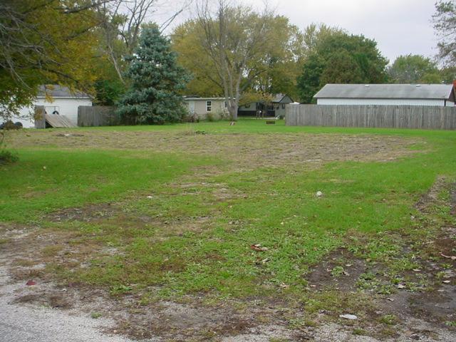 600 W Pearl St., Thomasboro, IL 61878