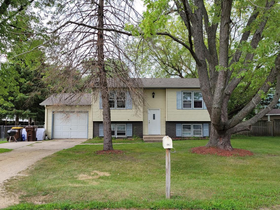 1310 Arvidson Dr., Machesney Park, IL 61115