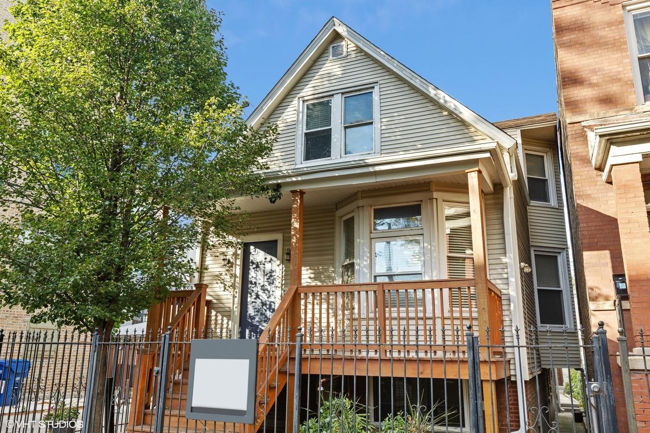 2744 W Nelson St., Chicago, IL 60618