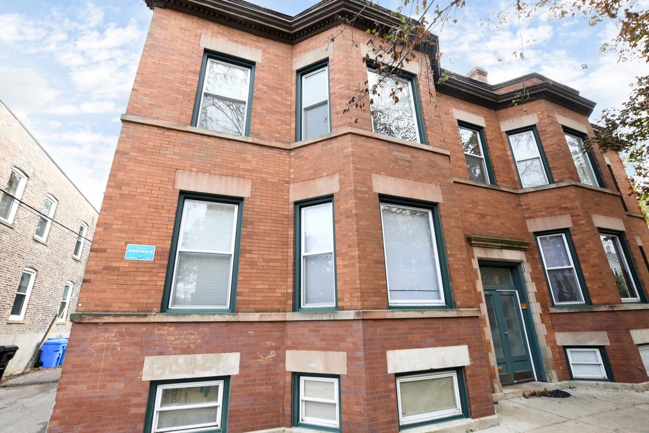 2649 W Altgeld St., Chicago, IL 60647