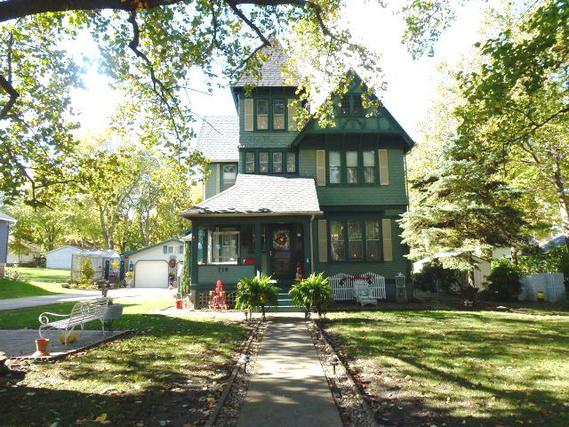 719 N. Center St., Clinton, IL 61727