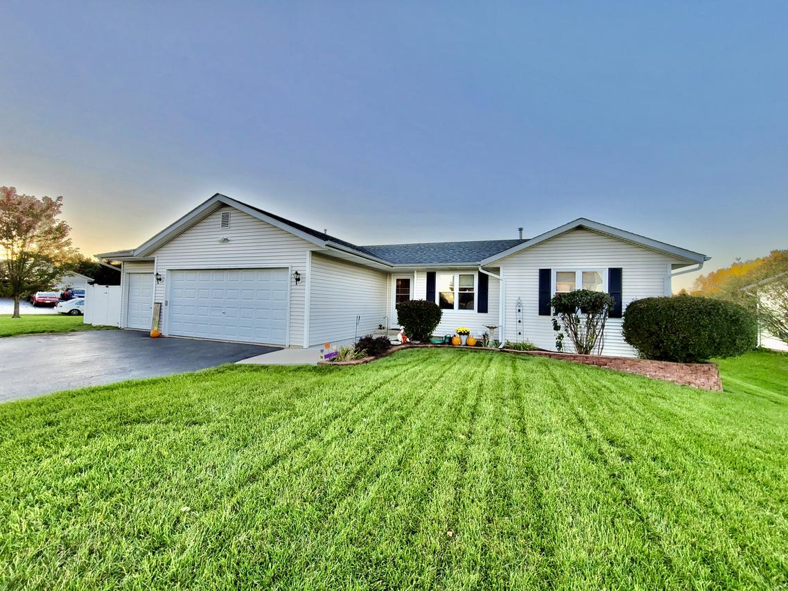 671 Purple Sage Dr., Roscoe, IL 61073