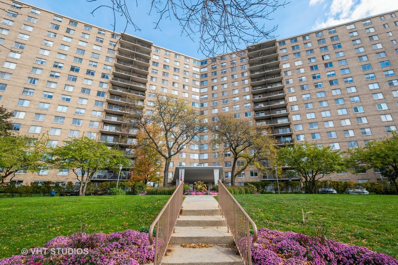 7033 N Kedzie Ave. #306, Chicago, IL 60645
