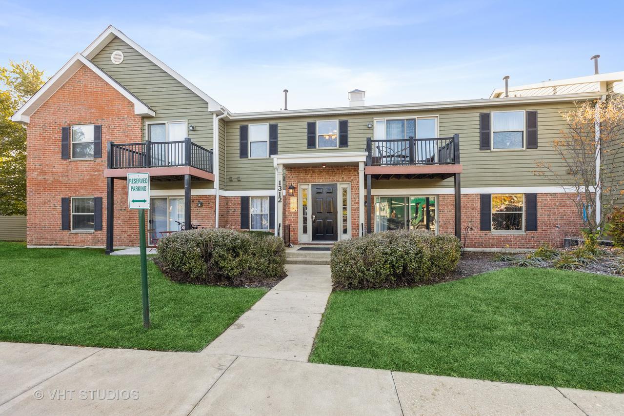 1312 Mc Dowell Rd. #203, Naperville, IL 60563