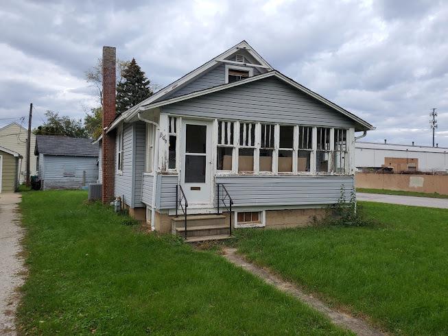 809 W Park Ave., Aurora, IL 60506