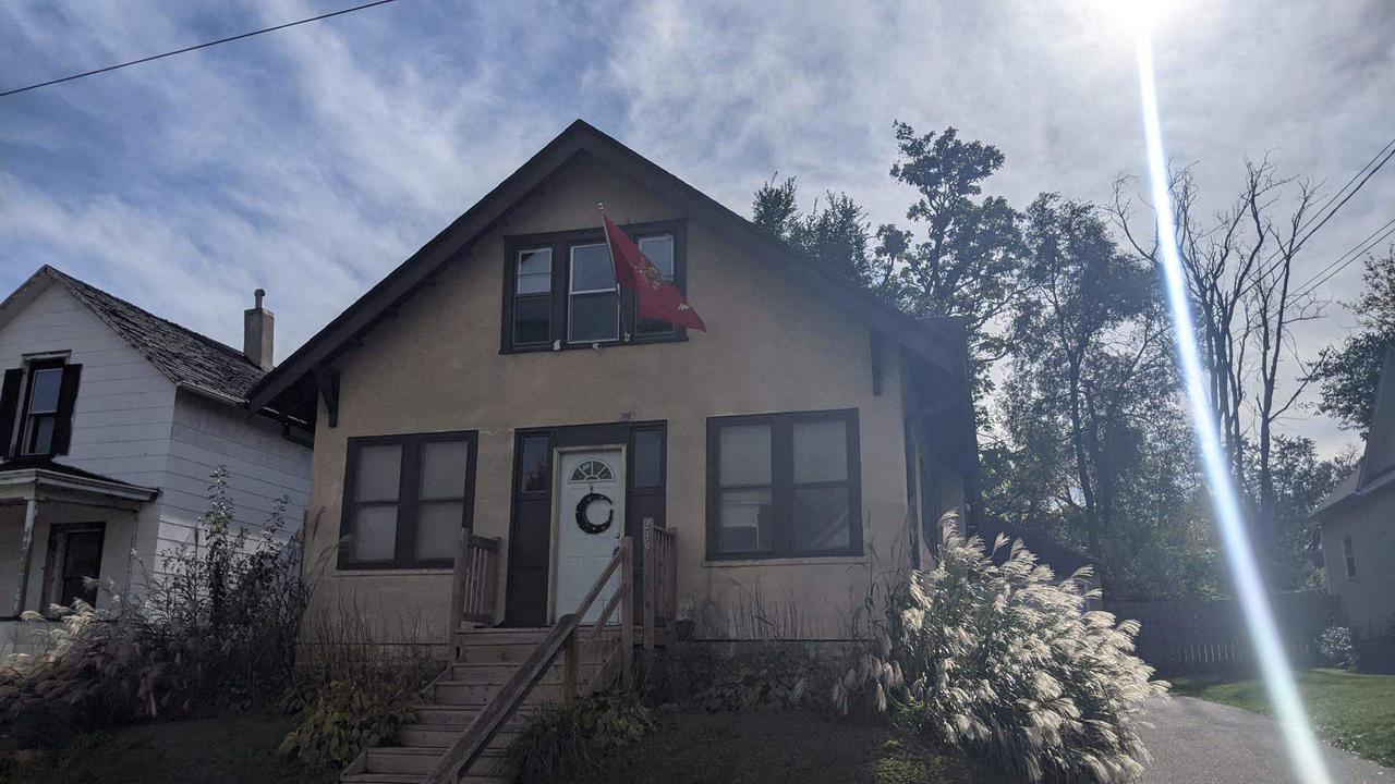 239 W Homer St., Freeport, IL 61032