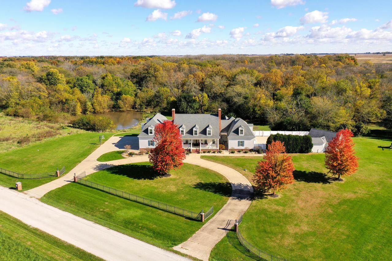 2490 County Road 550 E, Dewey, IL 61840