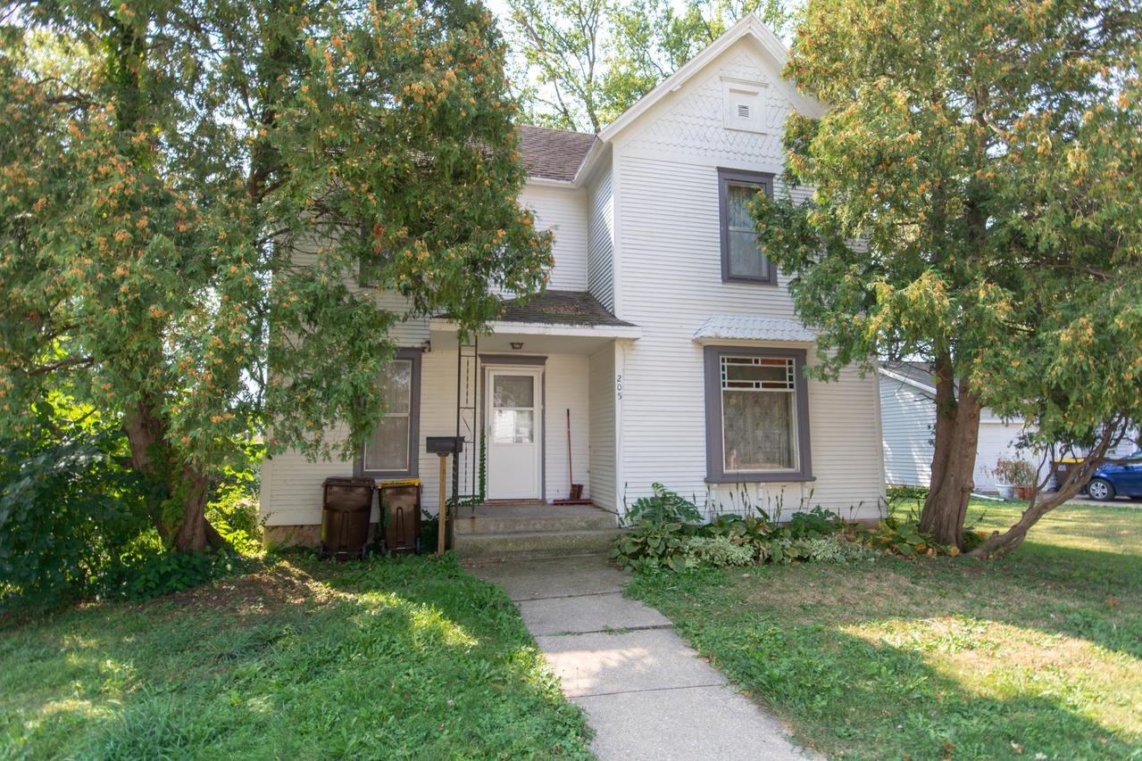 205 W Brayton Rd., Mount Morris, IL 61054