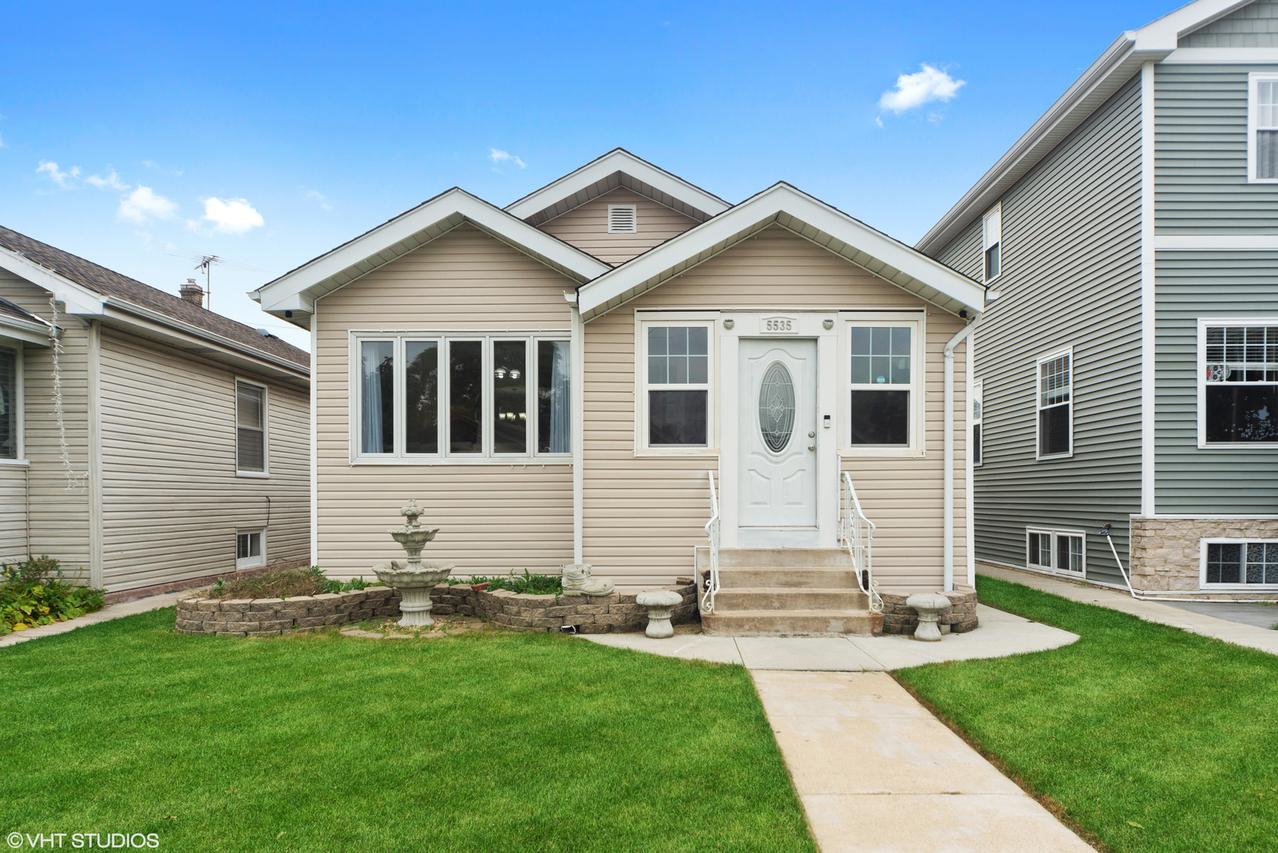 5535 W Warwick Ave., Chicago, IL 60641