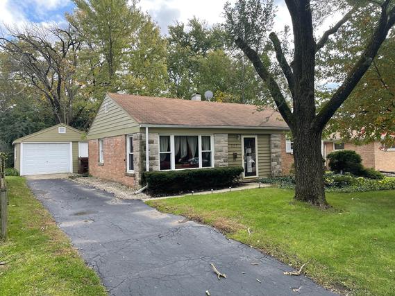327 Nassau St., Park Forest, IL 60466