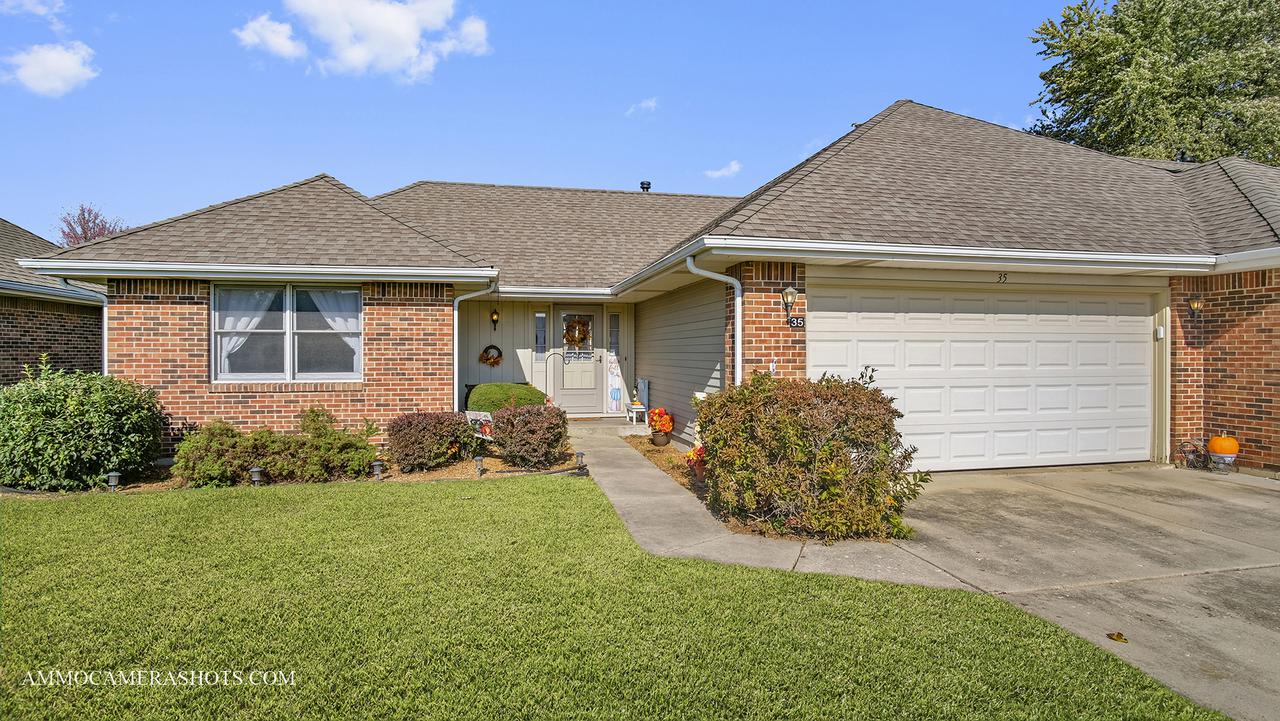 35 Fallcreek Cir., Montgomery, IL 60538
